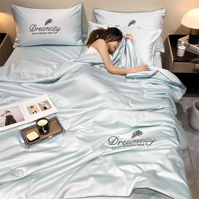 Cooling Ice Silk Comforter – Where Comfort Meets Cooling