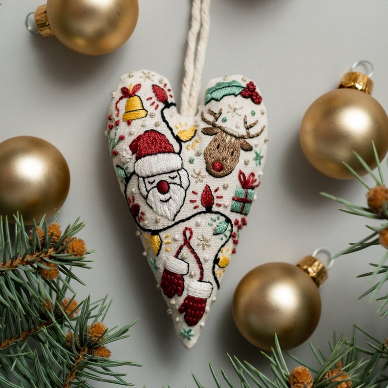Heart Embroidery Set for Cosy Christmas Magic at Home