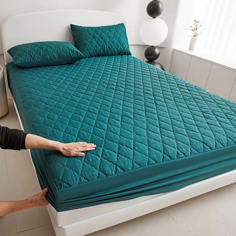 Luxury Waterproof Mattress Protector – Quilted & Breathable Sleeping Comfort