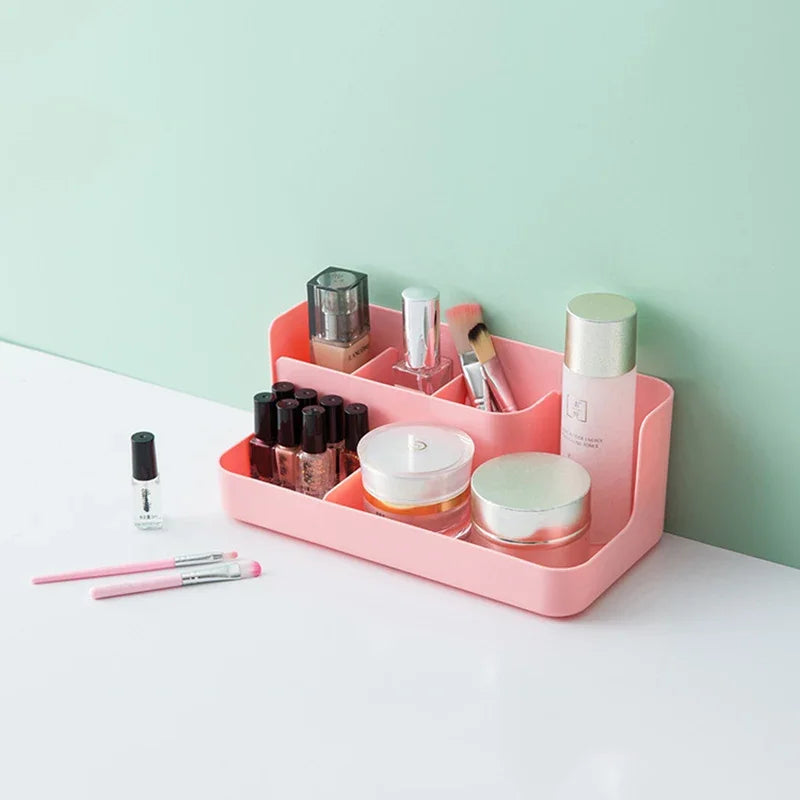 Makeup and Jewelry Organizer – Clear Storage Box in a Universal Design for Organizing Small Items on Vanity and in Bathroom