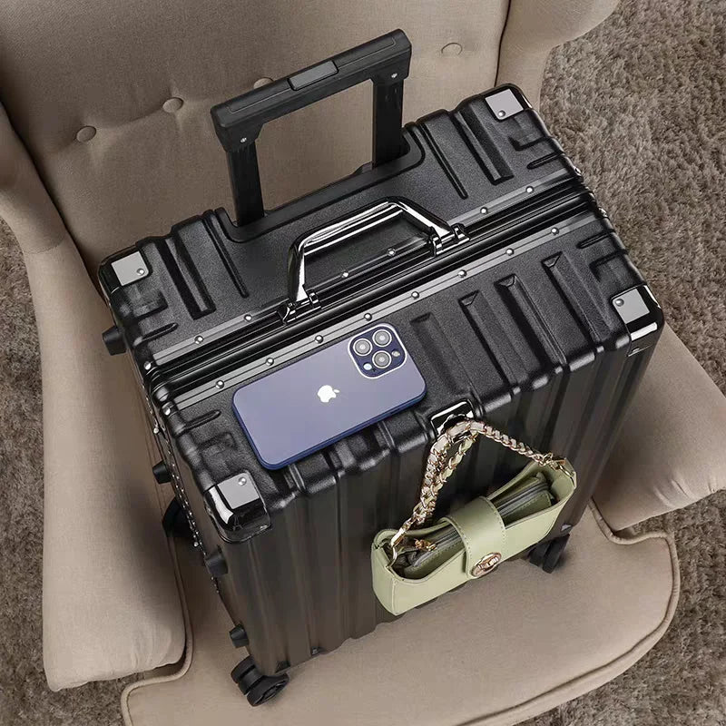 Unisex Hardshell Suitcase with Robust Aluminum Frame