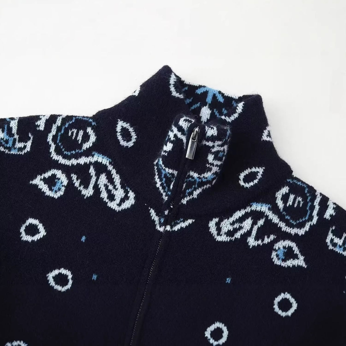 Women's Chunky-Knit Zip-Up Cardigan with Paisley Jacquard, Stand Collar and Pockets