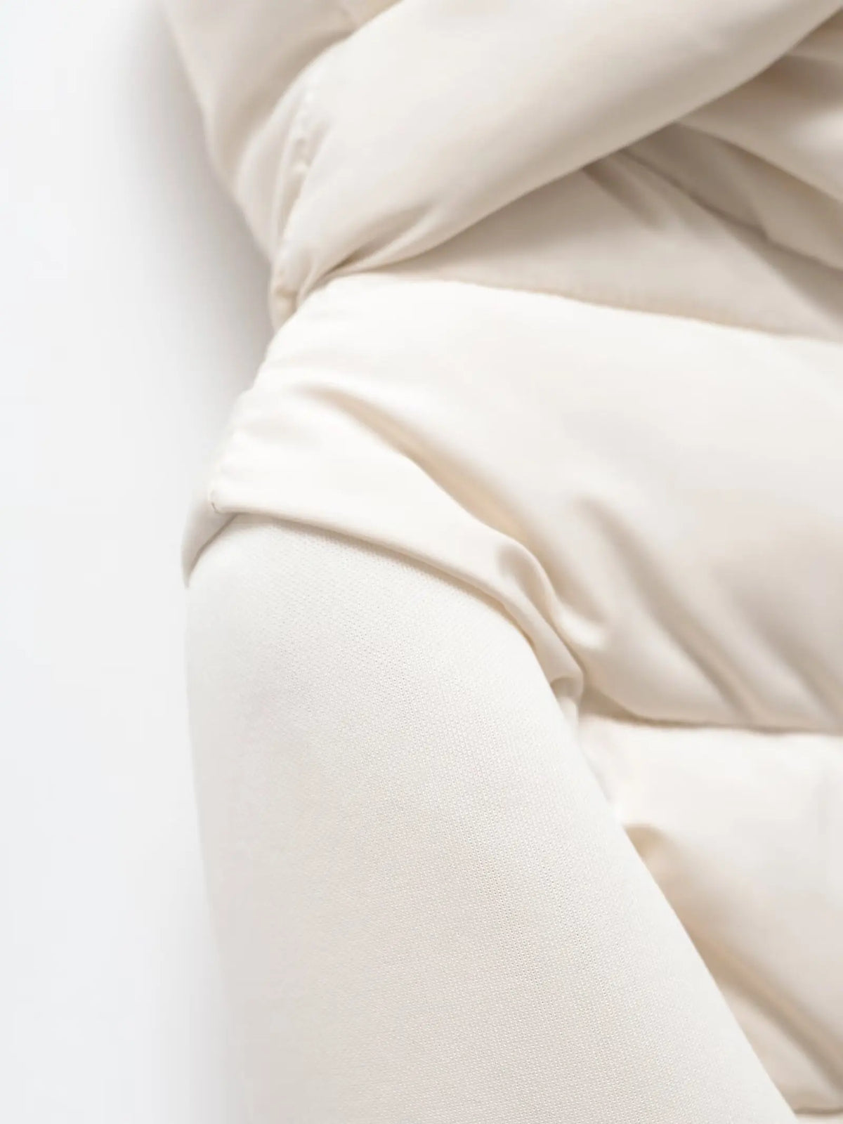 Women's Lightweight Quilted Winter Jacket with Hood and Hidden Pockets