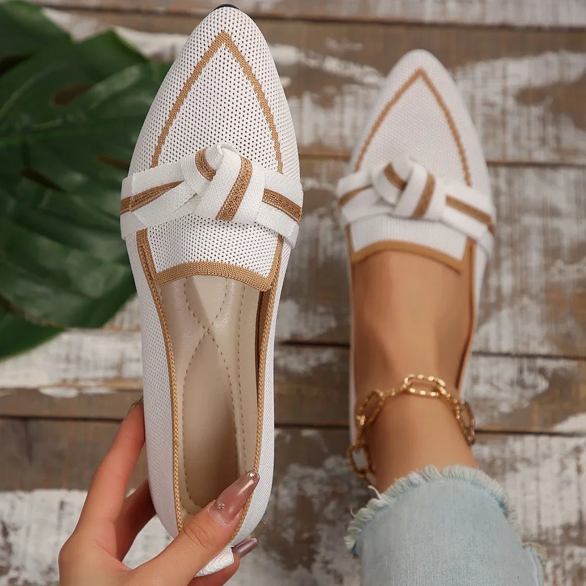 Women's Pointed-Toe Flats with Knotted Bow and Cushioned Insole