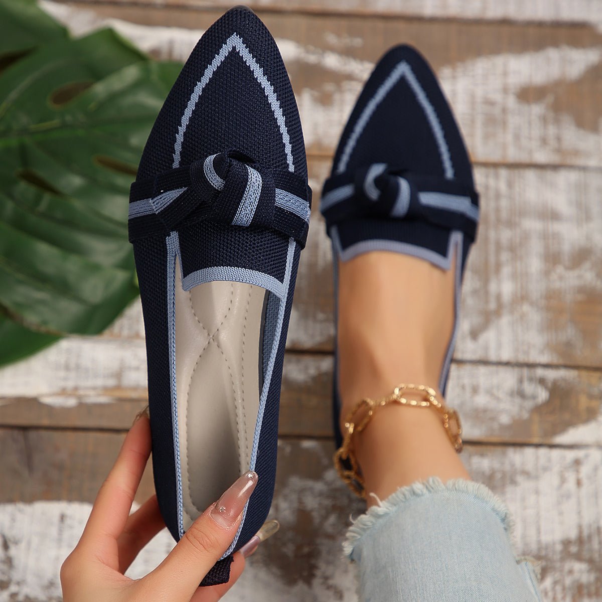 Women's Pointed-Toe Flats with Knotted Bow and Cushioned Insole