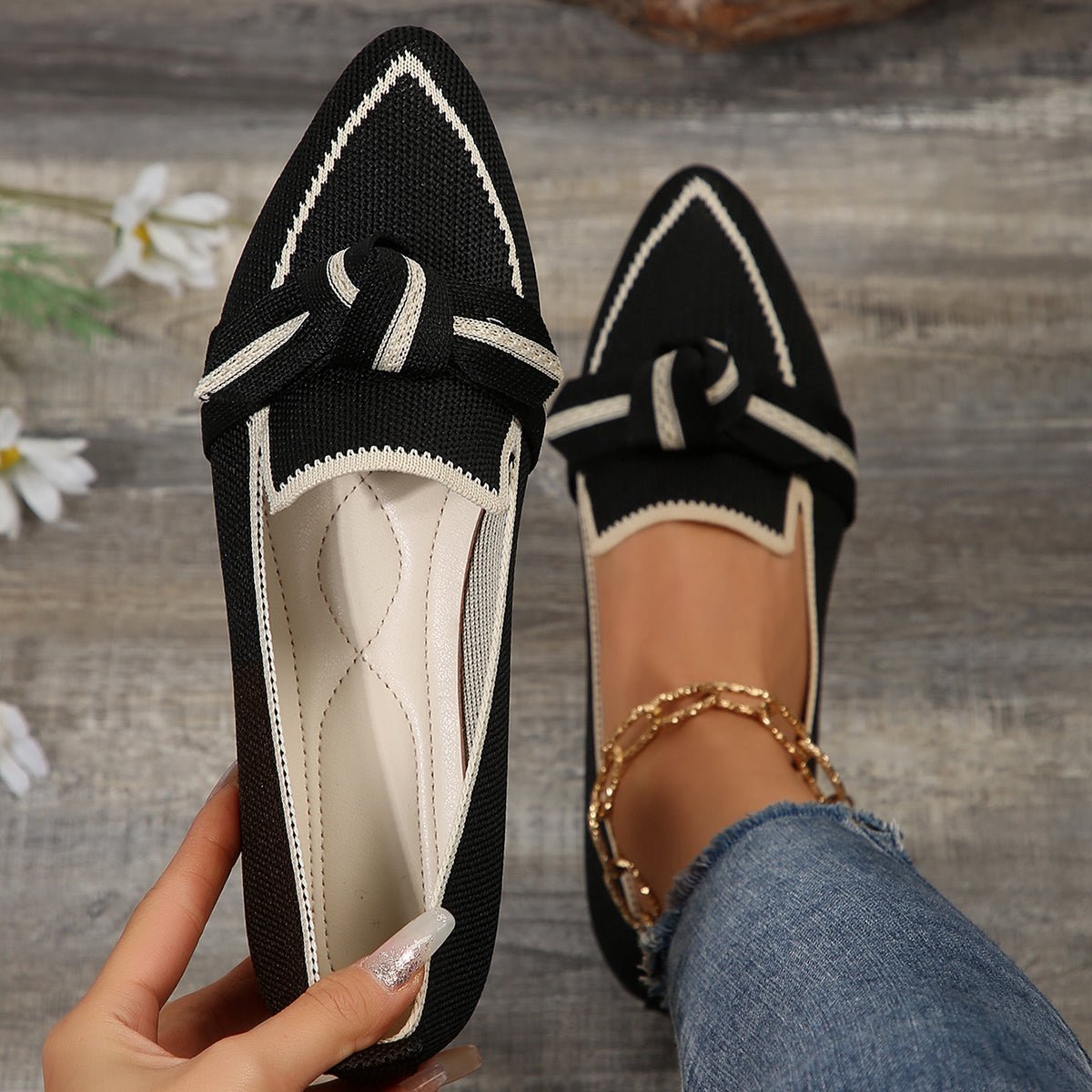 Women's Pointed-Toe Flats with Knotted Bow and Cushioned Insole