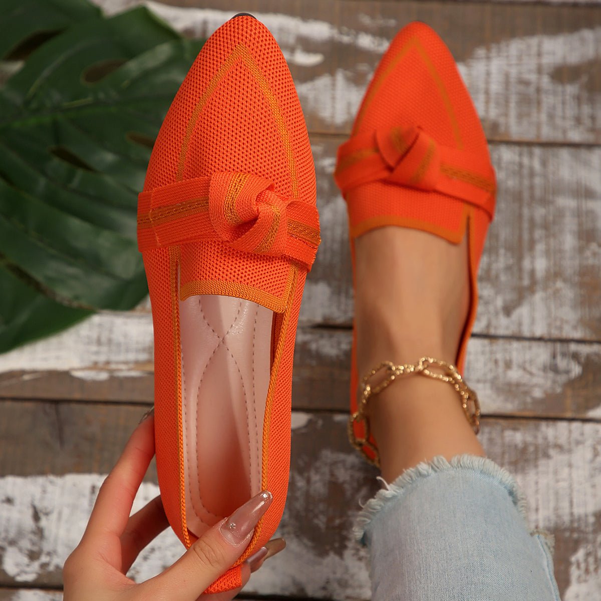 Women's Pointed-Toe Flats with Knotted Bow and Cushioned Insole