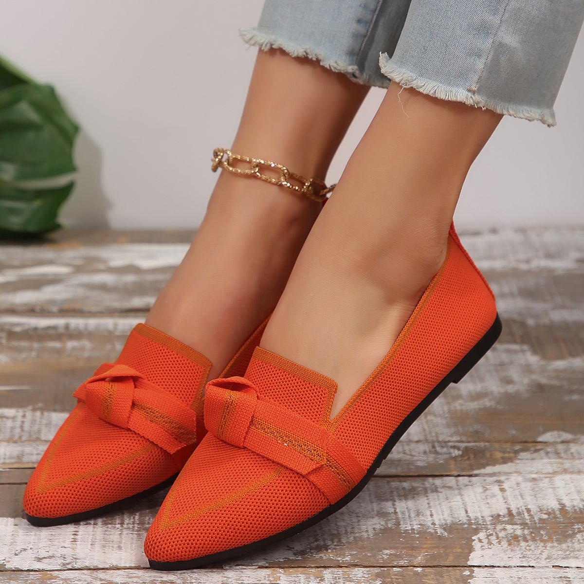 Women's Pointed-Toe Flats with Knotted Bow and Cushioned Insole